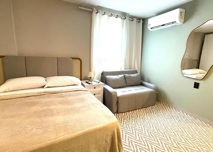 Residencial Praça Cinco - Flats a 200m do mar no Centro Porto de Galinhas por Yolo